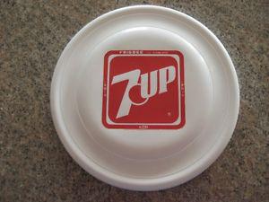 7 UP IRWIN WHAM-O FRISBEE FROM THE 'S - VERY GOOD