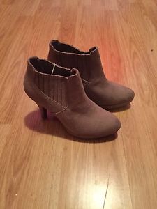 Brand new heel booties size 5