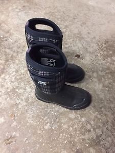 Girls size 4 Bogs Boots