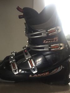 Lange Ski boots size 9.5.