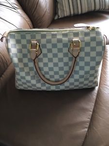 Louis Vuitton knock off purse