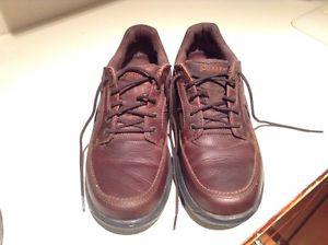 Men's Dunham leather shoes by New Balance, size 10 4E