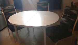 Selling kitchen table and chairs