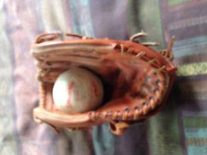 Spalding Baseball Glove