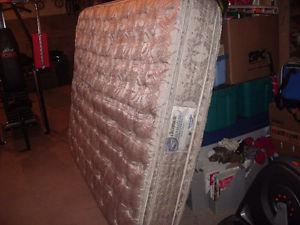 queen mattress (2nd price reduction)