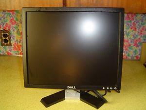 DELL 17" LCD MONIITOR