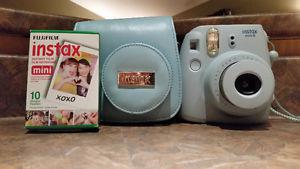 FUJIFILM INSTAX 8 CAMERA/ CASE / 16 FILM CARDS