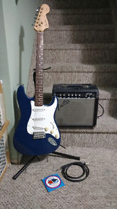 Fender Squier Affinity Strat Electric guitar with Amp!