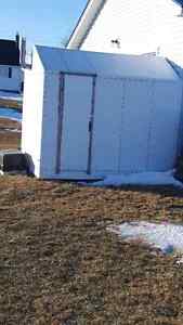 Ice fishing shelter