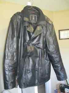 Men's Leather Jacket - Medium