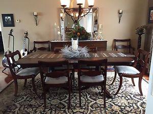 Moving sale. Solid mahogany dining room set