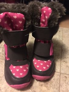New Girls size 7 winter boots