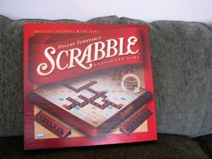 SCRABBLE deluxe Turntable edition
