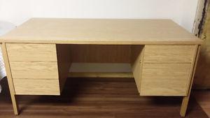 Selling a Desk with five drawers