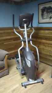 Spirit Fitness XE195 Elliptical