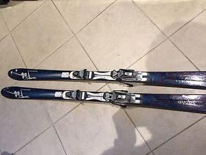 Womens Rossignol Downhill skis 160cms-good condition
