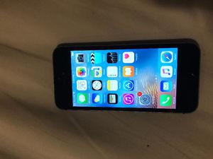iPhone 16GB 5S mint condition