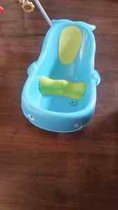 Baby tub and baby play toy