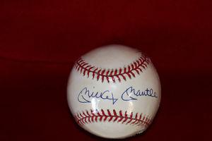 Baseball - Mickey Mantle signature