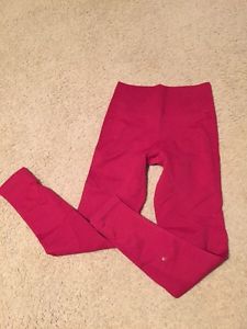 Looking to trade lululemon pants size 6