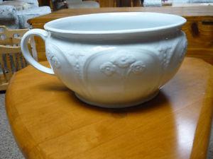 Chamber Pot Stamped J &G Meakin England