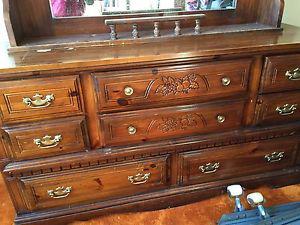 Dresser and hutch mirror