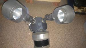 Dual bright security light. Reduced!!!!!!