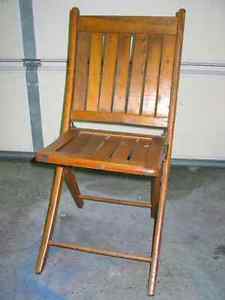 Folding wooden deck chair