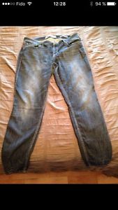 Guess skinny jeans 32 stretch like new