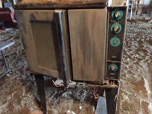 Kitchen appliance: conventional oven