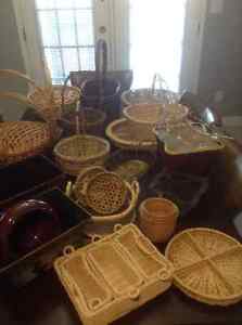 LOTS OF BASKETS, MOSTLY NEW