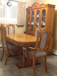 Oak Dining set and Hutch