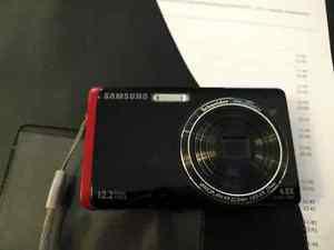 Samsung digital camera - 12.2mp