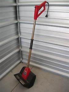 Toro power shovel