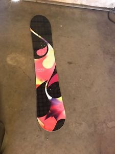 142" firefly womans snowboard