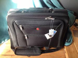 Carry-on case with extendable handle and wheels *NEW*