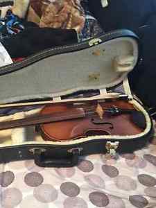 Full sized Violin