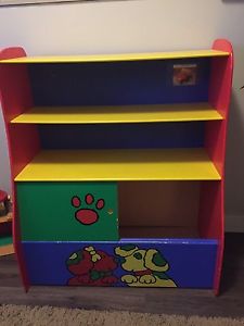 Kids toy/book shelf