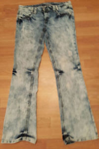 MOVING NEED GONE!NEW AMETHYST JEANS SIZE 13