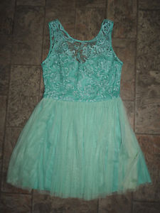 Mint green dress (size 8 / medium)