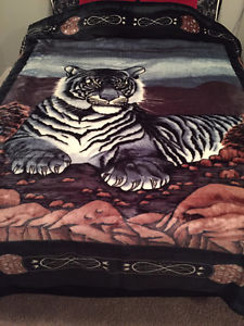 Royal Plush Extra Heavy Queen Size Tiger Blanket