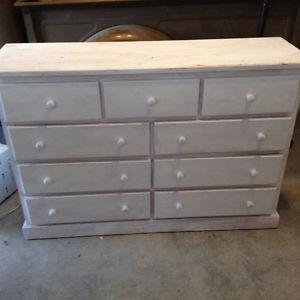 Solid pine 9 drawer dresser