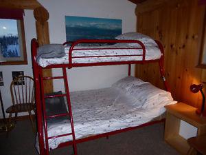TWIN/FULL RED METAL BUNK BED WITH MATTRESSES