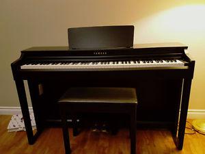 Yamaha CLAVINOVA CLP525 Digital Piano with matching bench