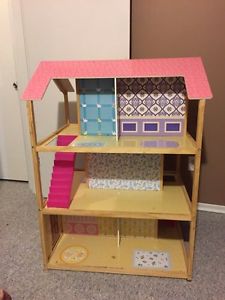 3ft7 Doll house in Kindersley