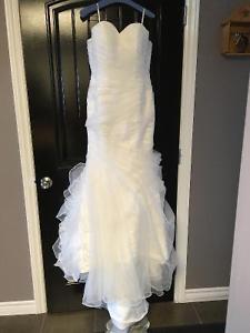 BRAND NEW!! Stella York Wedding gown