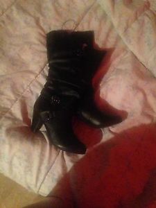 Brand new size 8 boots