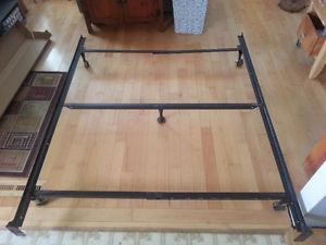 Deluxe Interlock Single-Ended Steel Bedframe With Caster