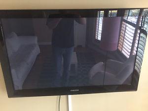 Great TV and it comes with the wall mount