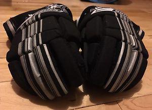 Kids hockey gloves and elbow pads